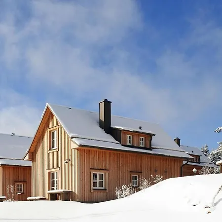 Semi-detached Houses, トルフハウス